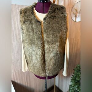 Glamsia Brown Faux Fur Vest